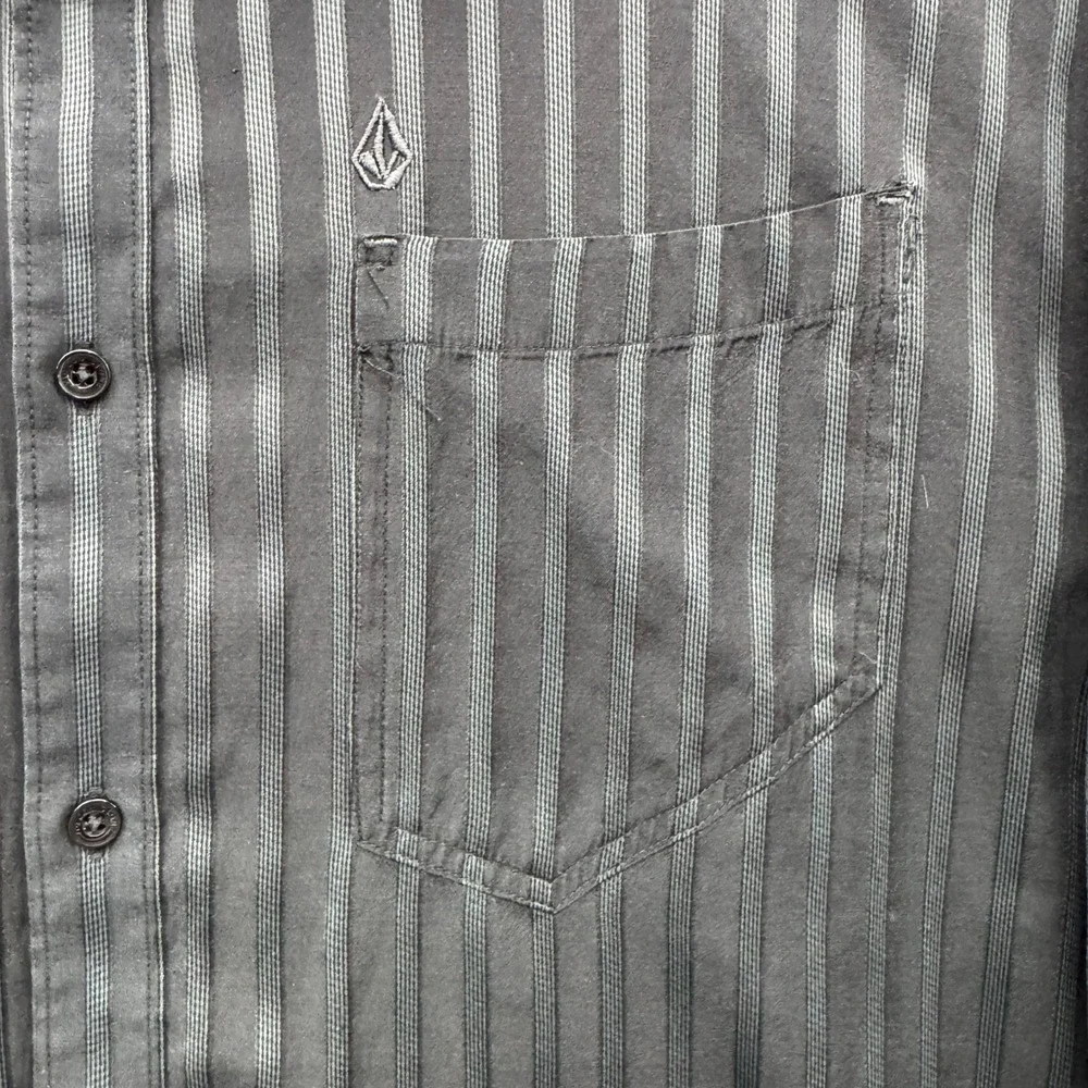 Volcom Slightly Removed Button Shirt Mens XL Black Gray Long Sleeve Casual‎